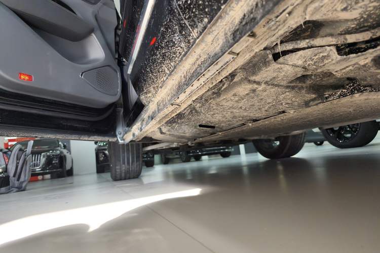 Used Hongqi HS3 PHEV 2025 Model PHEV 117km Jingwei PLUS Edition Left Side Sill