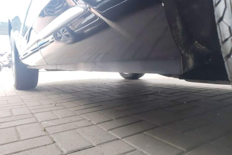 Used Hongqi HS3 PHEV 2025 Model 125km Jingwei 2 Millionth Anniversary Edition Left Side Sill