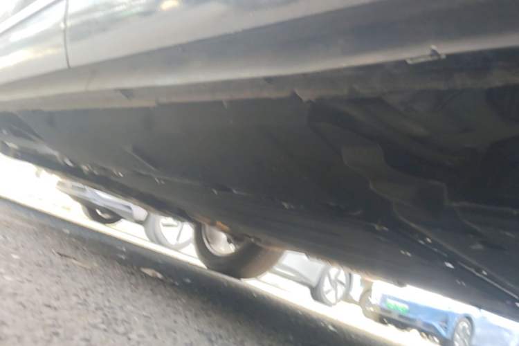 Used Hongqi HS3 PHEV 2025 Model 117km Jingwei Edition Left Side Sill