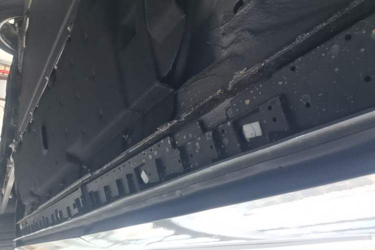 Used Hongqi HS3 PHEV 2025 Model 125km Jingwei PLUS 2 Millionth Anniversary Edition Left Side Sill