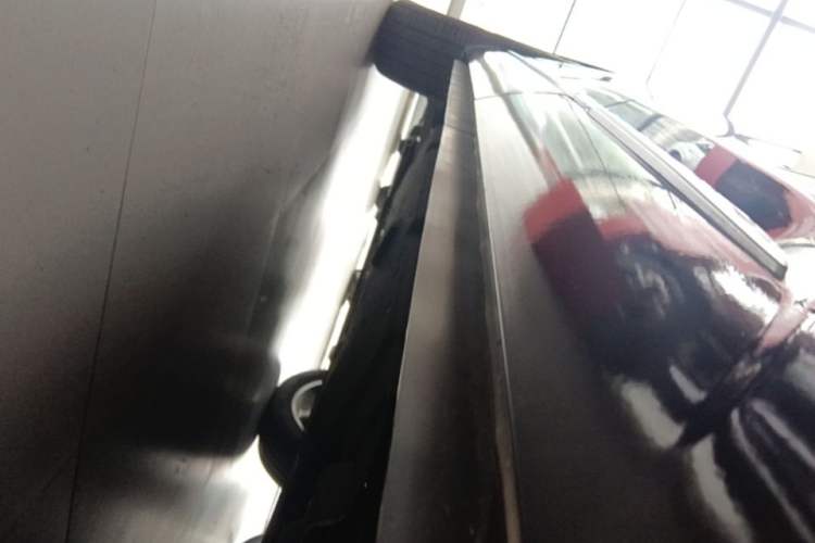 Used Hongqi HS3 PHEV 2025 Model 125km Jingwei 2 Millionth Anniversary Edition Left Side Sill