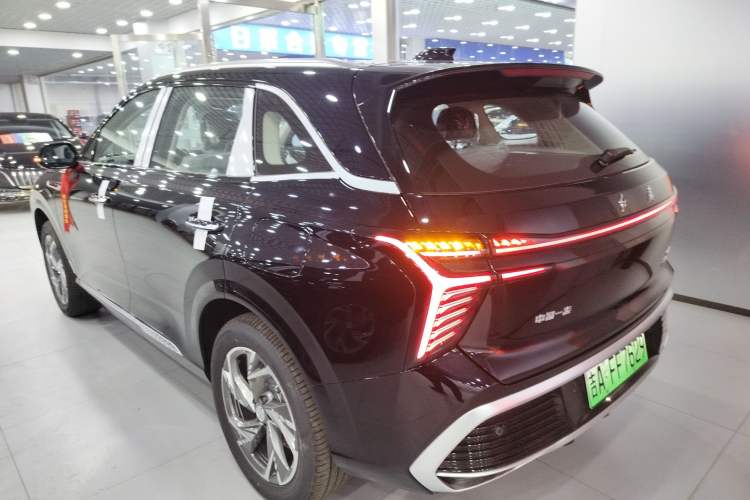 Used Hongqi HS3 PHEV 2025 Model 125km Jingwei 2 Millionth Anniversary Edition Rear Left 45 Deg