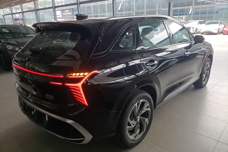 Used Hongqi HS3 PHEV 2025 Model 117km Jingwei Edition Rear Right 45 Deg