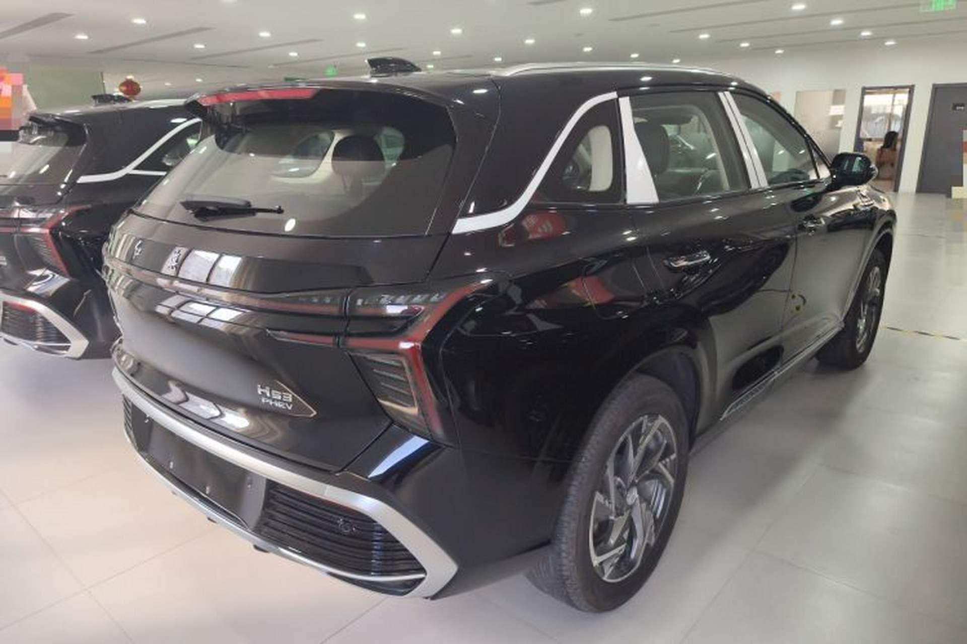 Used Hongqi HS3 PHEV 2025 Model 117km Jingwei Edition Rear Right 45 Deg