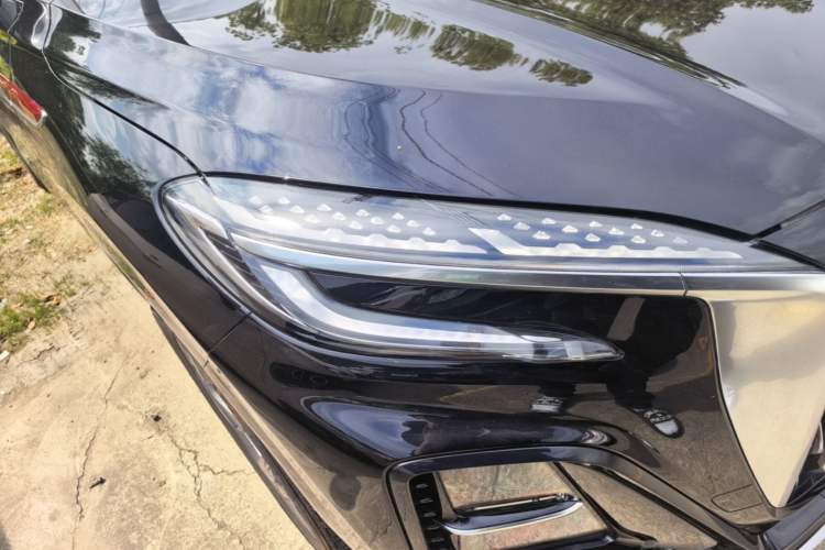Used Hongqi HS3 PHEV 2025 Model 125km Jingwei 2 Millionth Anniversary Edition Right Front Headlight