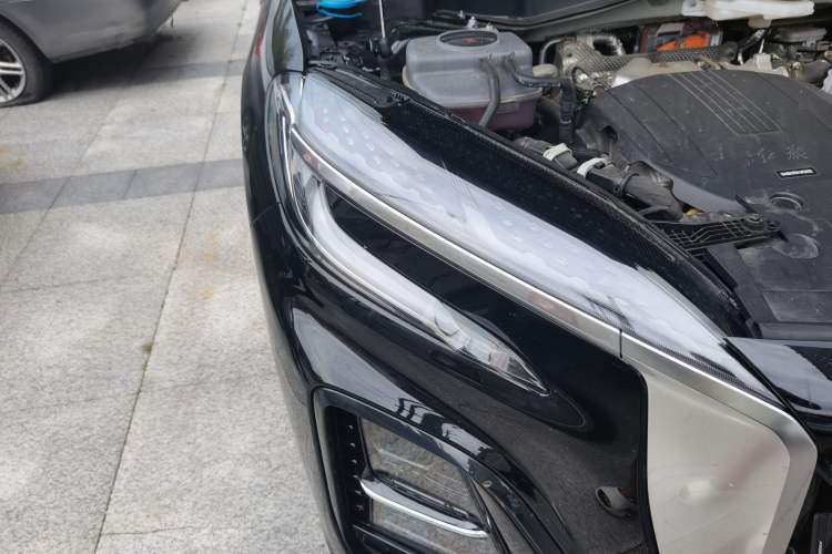 Used Hongqi HS3 PHEV 2025 Model 125km Jingwei PLUS 2 Millionth Anniversary Edition Right Front Headlight