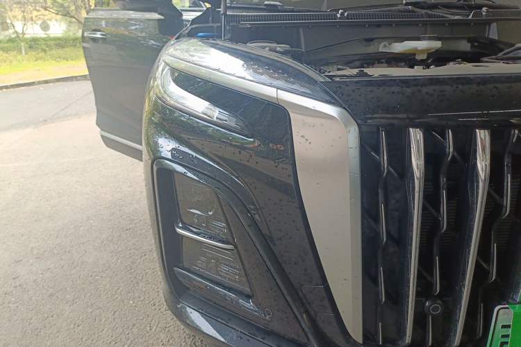 Used Hongqi HS3 PHEV 2025 Model 125km Jingwei 2 Millionth Anniversary Edition Right Front Headlight