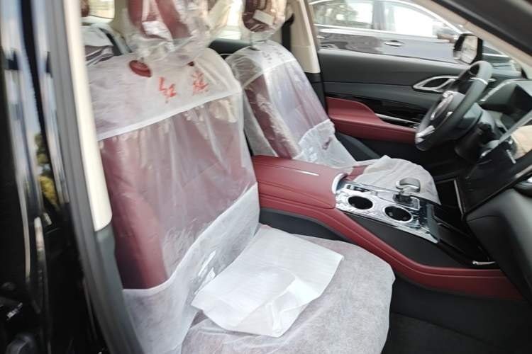 Used Hongqi HS3 PHEV 2025 Model 125km Jingwei 2 Millionth Anniversary Edition Right Front Seat