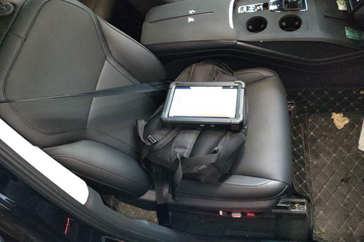 Used Hongqi HS3 PHEV 2025 Model 125km Jingwei PLUS 2 Millionth Anniversary Edition Right Front Seat