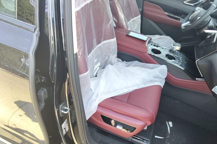 Used Hongqi HS3 PHEV 2025 Model 125km Jingwei 2 Millionth Anniversary Edition Right Front Seat
