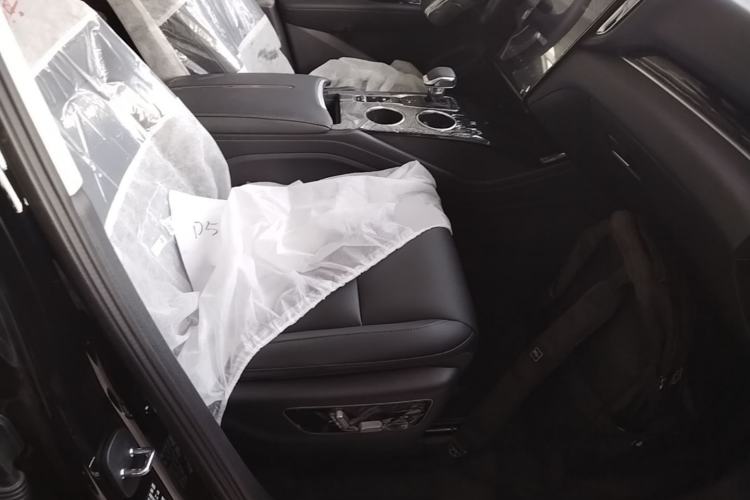 Used Hongqi HS3 PHEV 2025 Model 117km Jingwei Edition Right Front Seat