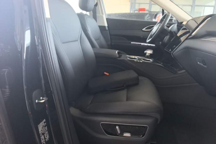 Used Hongqi HS3 PHEV 2025 Model PHEV 117km Jingwei PLUS Edition Right Front Seat