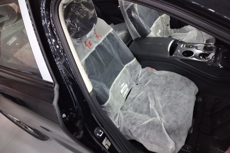 Used Hongqi HS3 PHEV 2025 Model 125km Jingwei 2 Millionth Anniversary Edition Right Front Seat