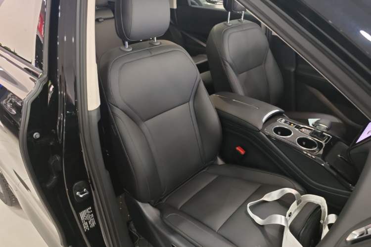 Used Hongqi HS3 PHEV 2025 Model 125km Jingwei 2 Millionth Anniversary Edition Right Front Seat