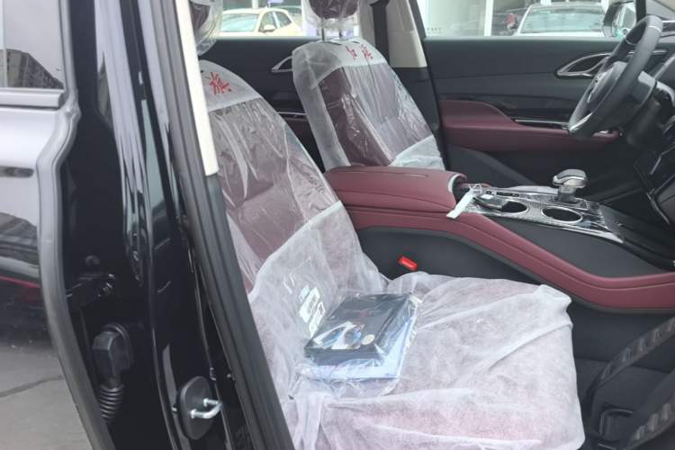 Used Hongqi HS3 PHEV 2025 Model 125km Jingwei 2 Millionth Anniversary Edition Right Front Seat