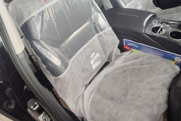 Used Hongqi HS3 PHEV 2025 Model 125km Jingwei 2 Millionth Anniversary Edition Right Front Seat