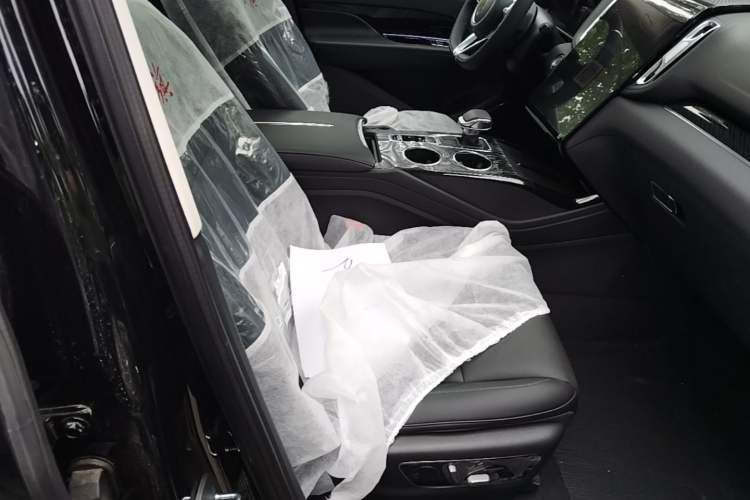 Used Hongqi HS3 PHEV 2025 Model 117km Jingwei Edition Right Front Seat