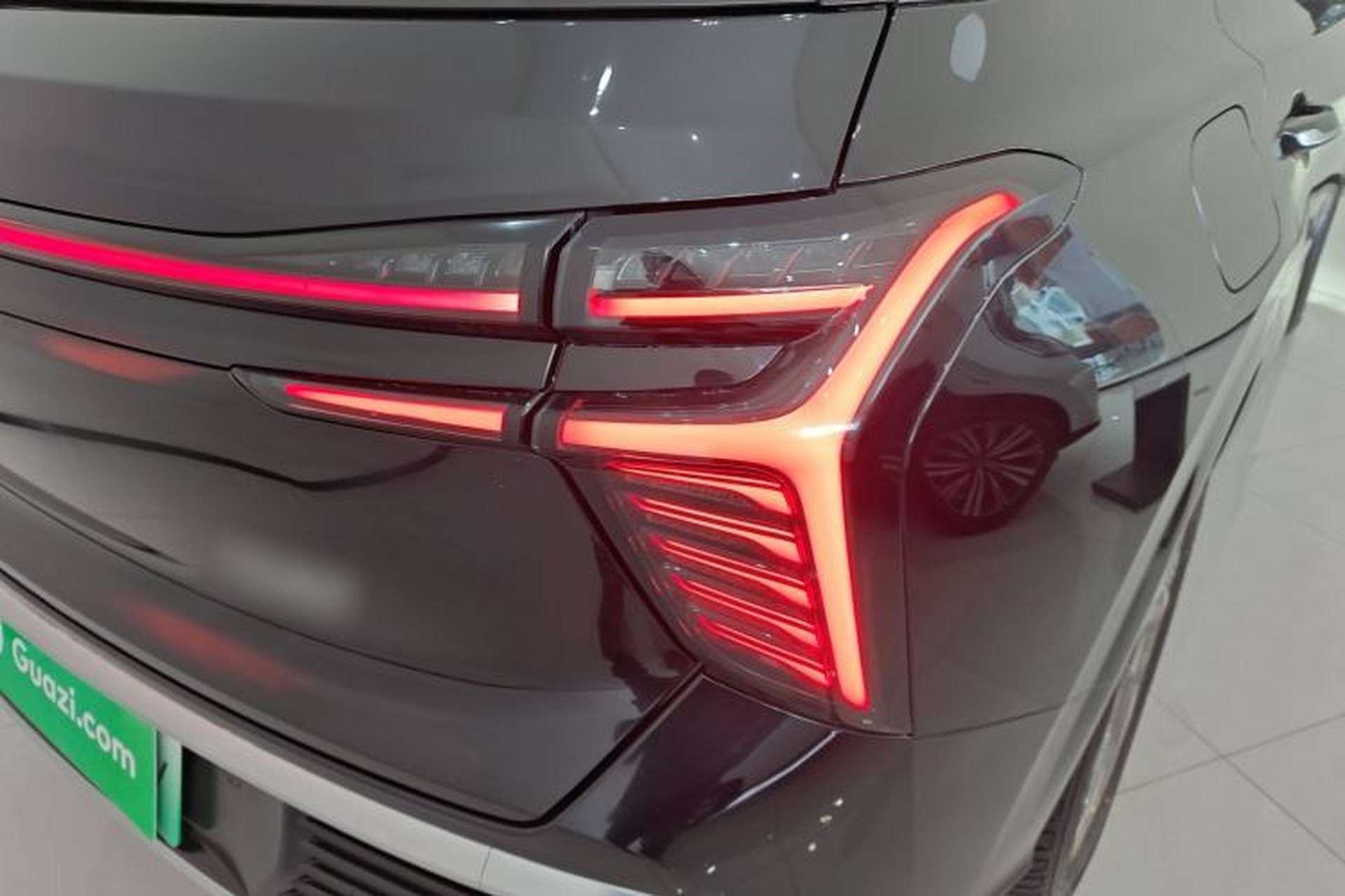 Used Hongqi HS3 PHEV 2025 Model 125km Jingwei 2 Millionth Anniversary Edition Right Rear Taillight