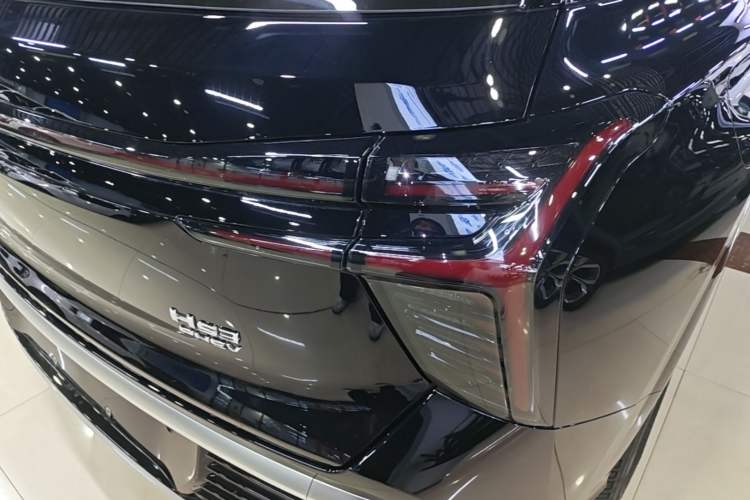 Used Hongqi HS3 PHEV 2025 Model 125km Jingwei 2 Millionth Anniversary Edition Right Rear Taillight