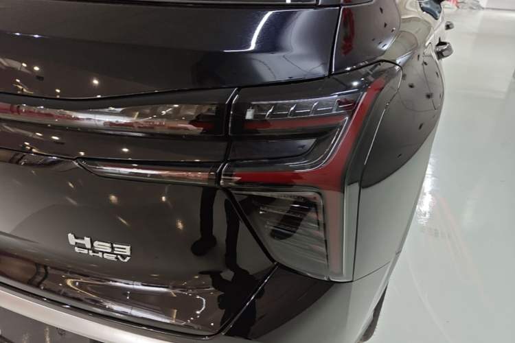 Used Hongqi HS3 PHEV 2025 Model 125km Jingwei PLUS 2 Millionth Anniversary Edition Right Rear Taillight
