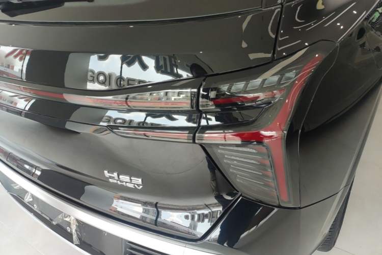 Used Hongqi HS3 PHEV 2025 Model 117km Jingwei Edition Right Rear Taillight