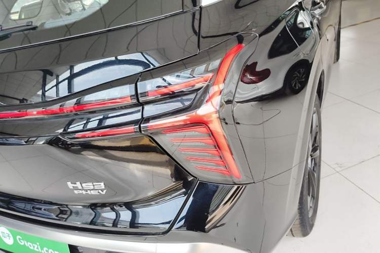 Used Hongqi HS3 PHEV 2025 Model PHEV 117km Jingwei PLUS Edition Right Rear Taillight