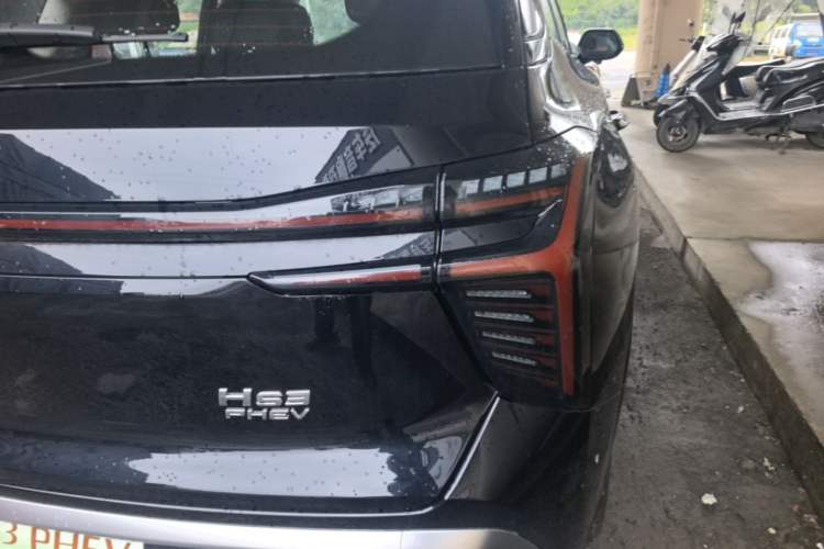 Used Hongqi HS3 PHEV 2025 Model PHEV 117km Jingwei PLUS Edition Right Rear Taillight