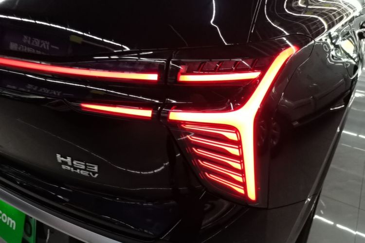 Used Hongqi HS3 PHEV 2025 Model 117km Jingwei Edition Right Rear Taillight