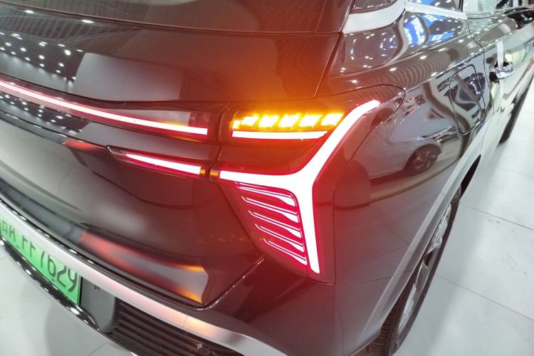 Used Hongqi HS3 PHEV 2025 Model 125km Jingwei 2 Millionth Anniversary Edition Right Rear Taillight