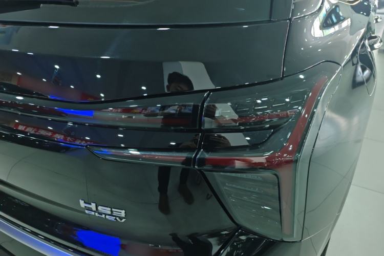 Used Hongqi HS3 PHEV 2025 Model 125km Jingwei 2 Millionth Anniversary Edition Right Rear Taillight