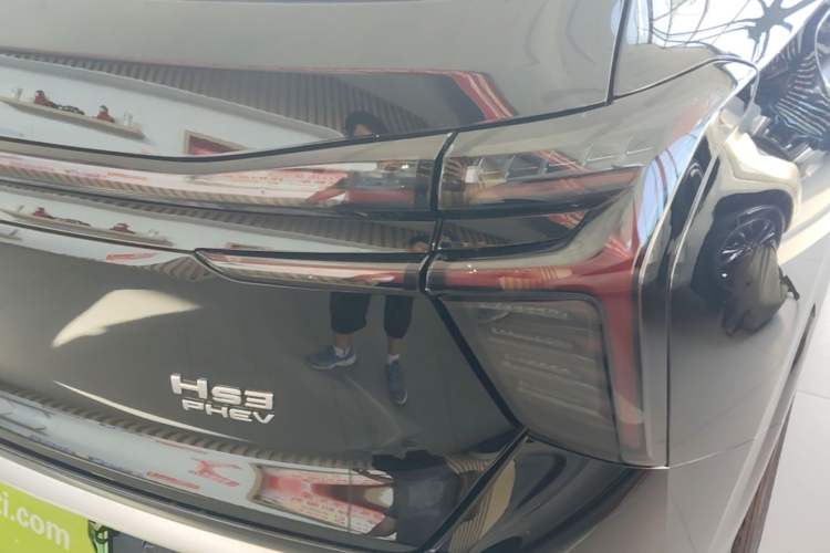 Used Hongqi HS3 PHEV 2025 Model 117km Jingwei Edition Right Rear Taillight