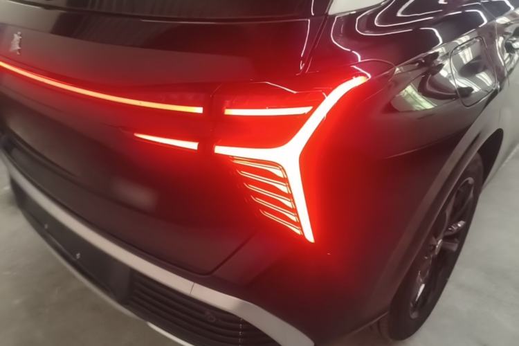 Used Hongqi HS3 PHEV 2025 Model 125km Jingwei PLUS 2 Millionth Anniversary Edition Right Rear Taillight