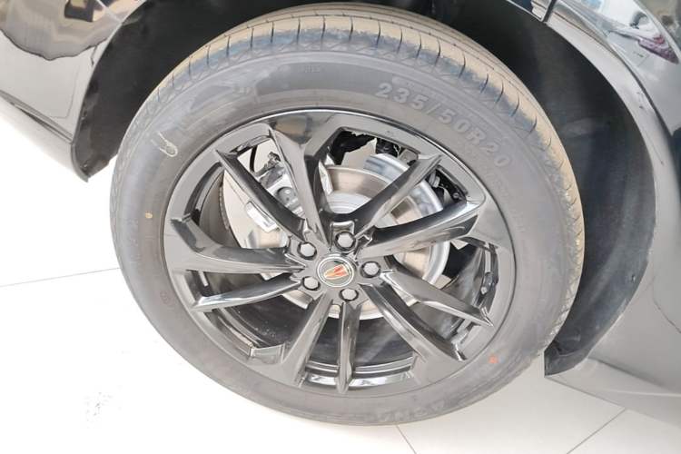 Used Hongqi HS3 PHEV 2025 Model PHEV 117km Jingwei PLUS Edition Right Rear Wheel Hub