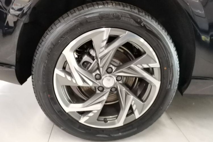 Used Hongqi HS3 PHEV 2025 Model 117km Jingwei Edition Right Rear Wheel Hub