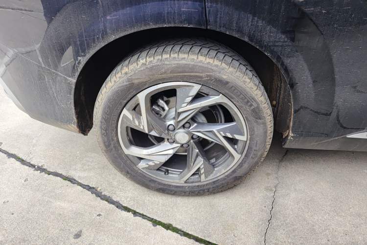 Used Hongqi HS3 PHEV 2025 Model 117km Jingwei Edition Right Rear Wheel Hub