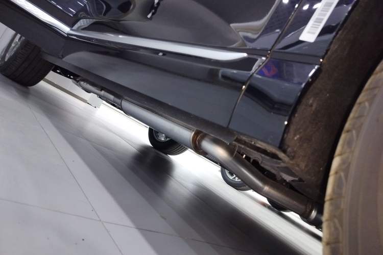 Used Hongqi HS3 PHEV 2025 Model 125km Jingwei 2 Millionth Anniversary Edition Right Side Sill
