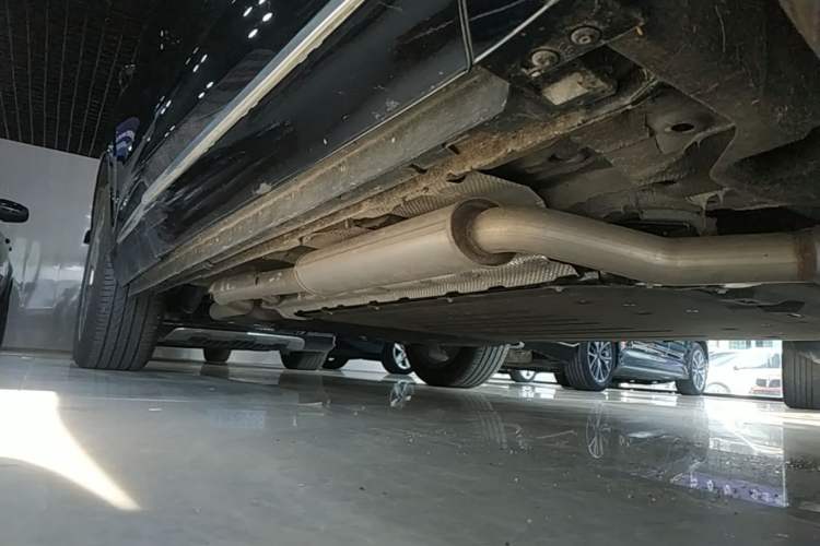 Used Hongqi HS3 PHEV 2025 Model 125km Jingwei 2 Millionth Anniversary Edition Right Side Sill