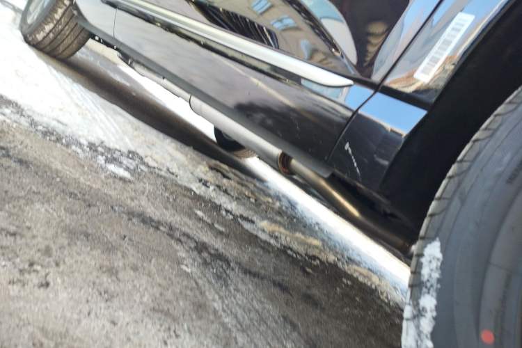 Used Hongqi HS3 PHEV 2025 Model 125km Jingwei 2 Millionth Anniversary Edition Right Side Sill