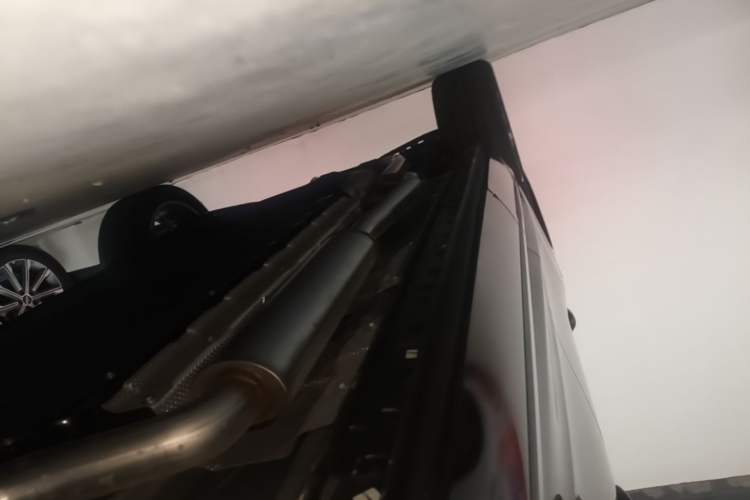 Used Hongqi HS3 PHEV 2025 Model 125km Jingwei PLUS 2 Millionth Anniversary Edition Right Side Sill