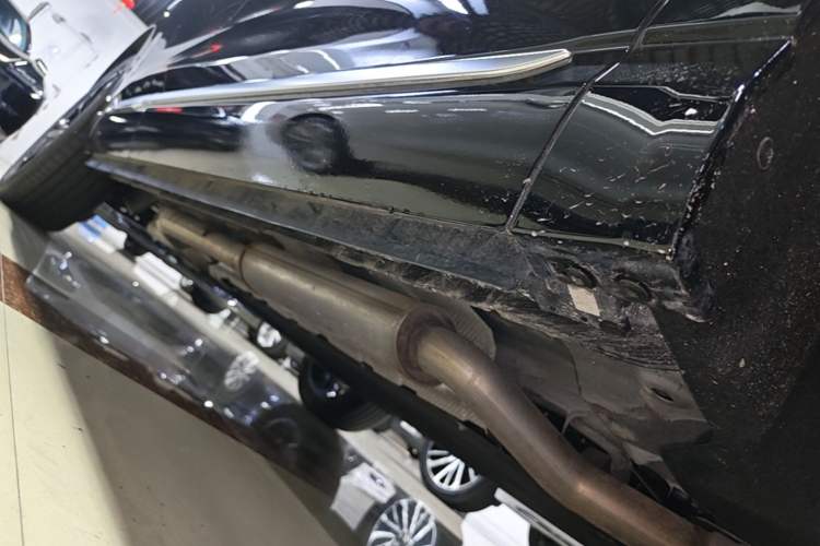Used Hongqi HS3 PHEV 2025 Model PHEV 117km Jingwei PLUS Edition Right Side Sill