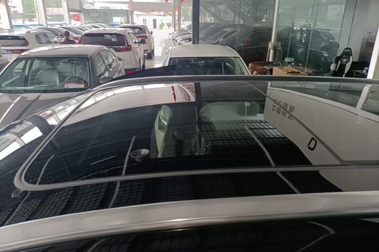 Used Hongqi HS3 PHEV 2025 Model 117km Jingwei Edition Roof