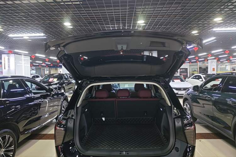 Used Hongqi HS3 PHEV 2025 Model 125km Jingwei 2 Millionth Anniversary Edition Trunk