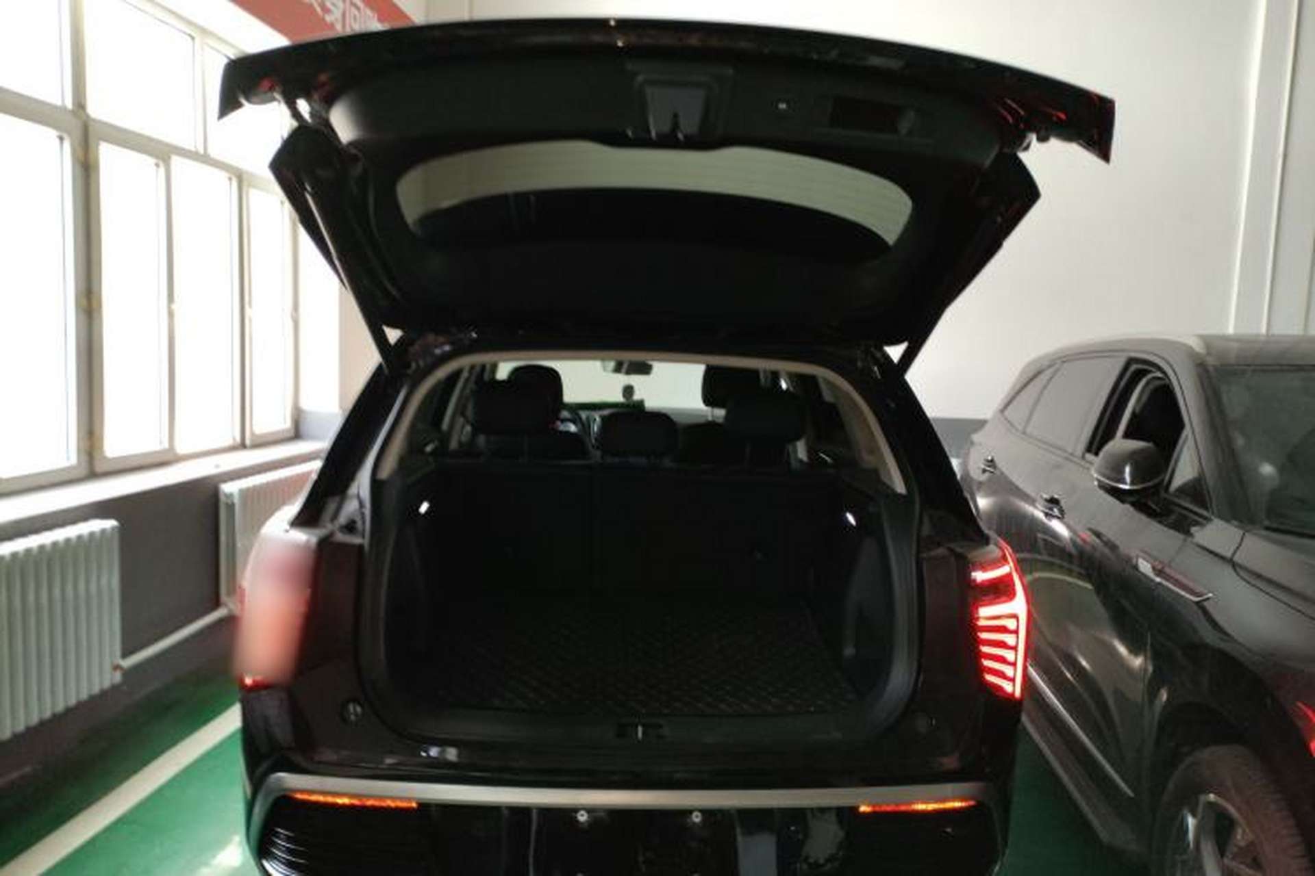 Used Hongqi HS3 PHEV 2025 Model 125km Jingwei PLUS 2 Millionth Anniversary Edition Trunk