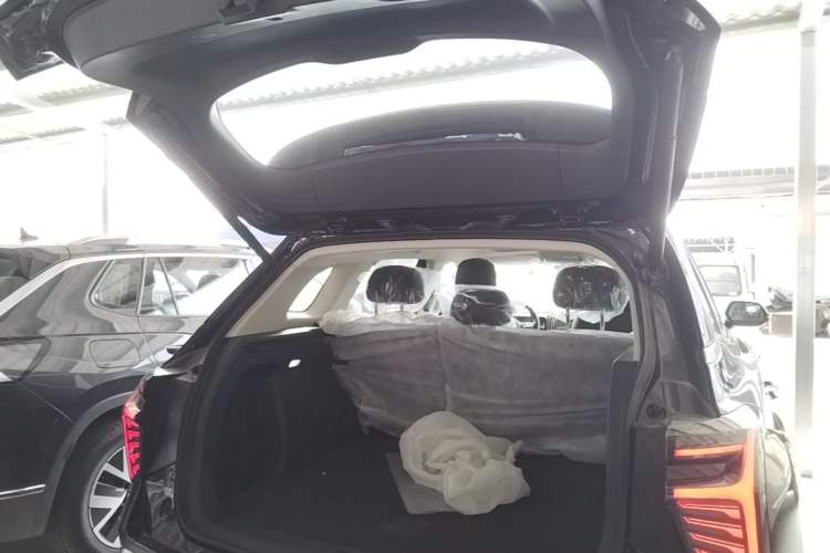 Used Hongqi HS3 PHEV 2025 Model 117km Jingwei Edition Trunk