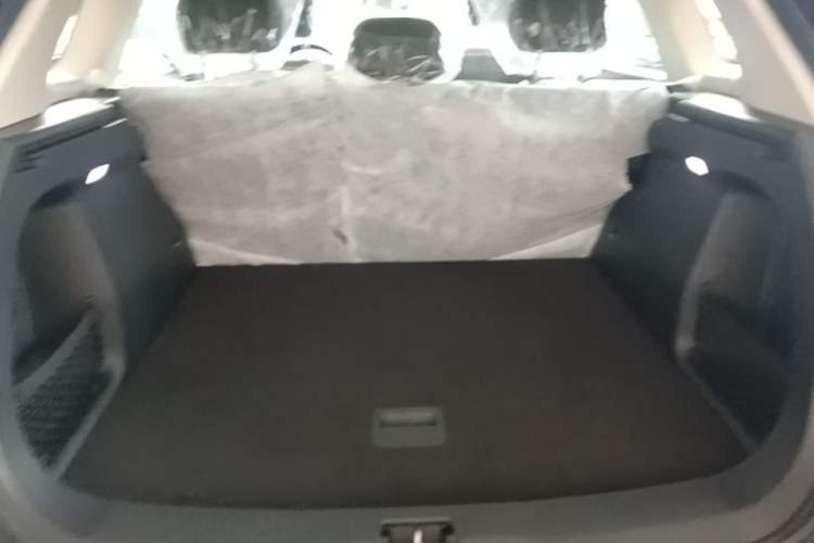 Used Hongqi HS3 PHEV 2025 Model 125km Jingwei 2 Millionth Anniversary Edition Trunk