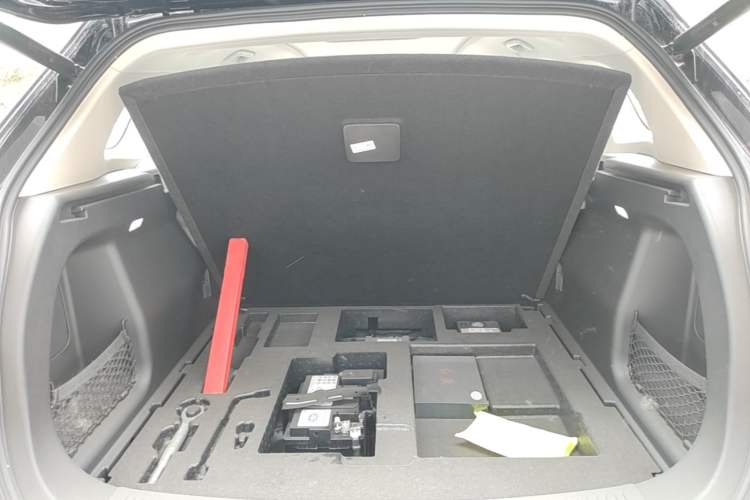 Used Hongqi HS3 PHEV 2025 Model 125km Jingwei 2 Millionth Anniversary Edition Trunk