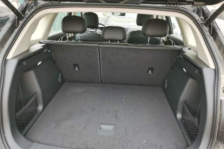 Used Hongqi HS3 PHEV 2025 Model 117km Jingwei Edition Trunk