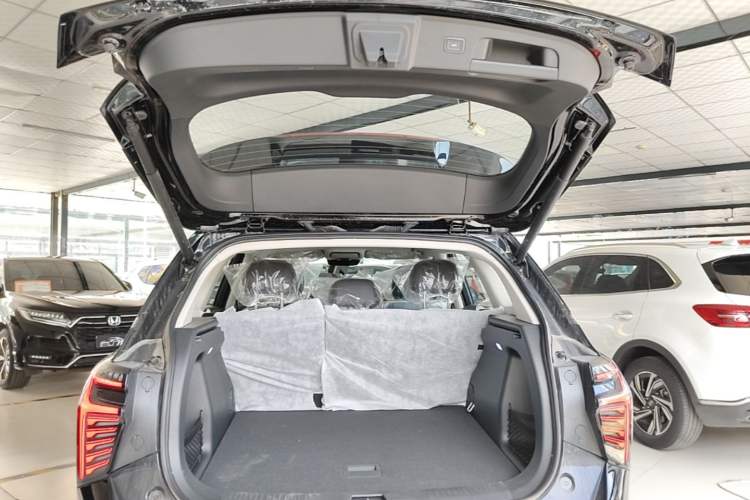 Used Hongqi HS3 PHEV 2025 Model PHEV 117km Jingwei PLUS Edition Trunk
