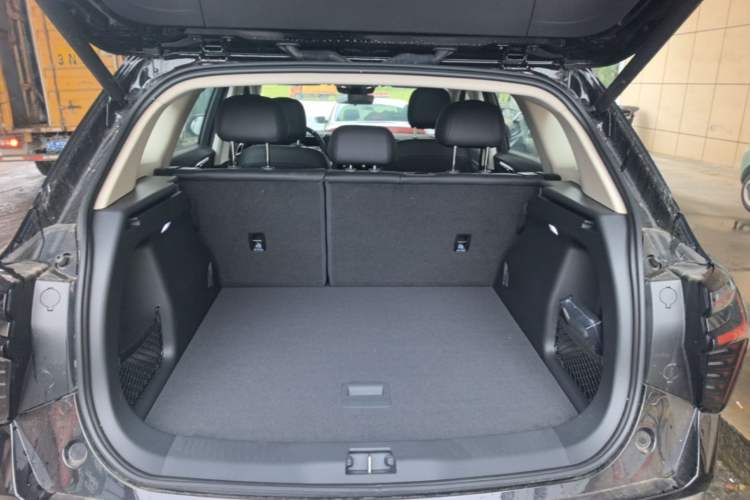 Used Hongqi HS3 PHEV 2025 Model PHEV 117km Jingwei PLUS Edition Trunk