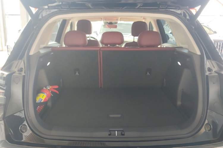 Used Hongqi HS3 PHEV 2025 Model 117km Jingwei Edition Trunk
